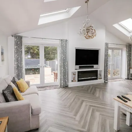 Two Bare Feet Holiday home *